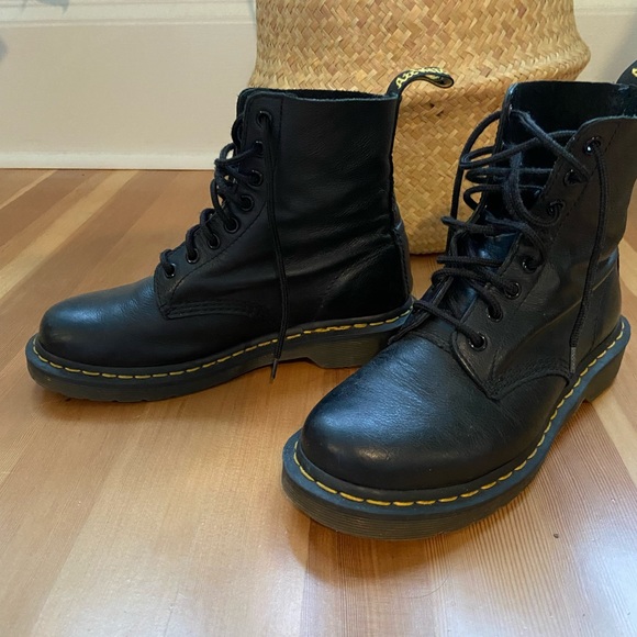 Dr Martens 1460 Pascal pebbled leather boots, sz 7 - Picture 3 of 10